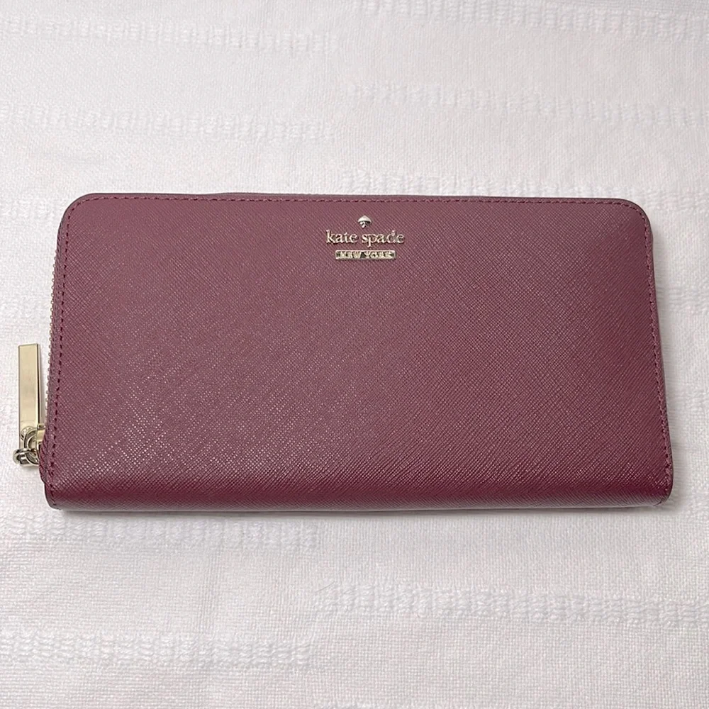 Authentic KATE SPADE ♠️ wallet - Picture 1 of 8